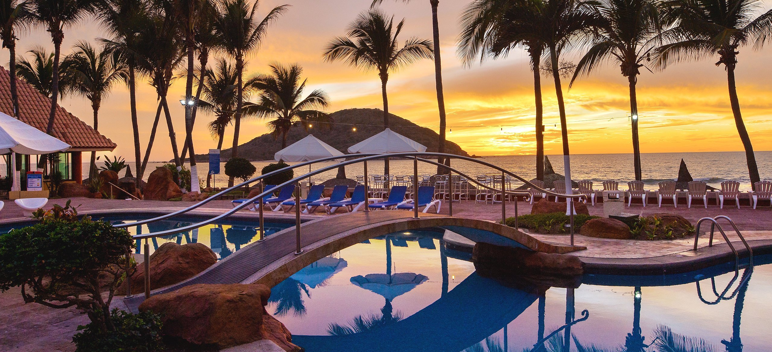 Desayuna frente a la playa de mazatlan